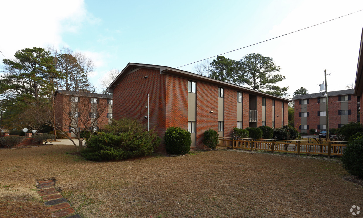 Building Photo - Amanda Court Apartments