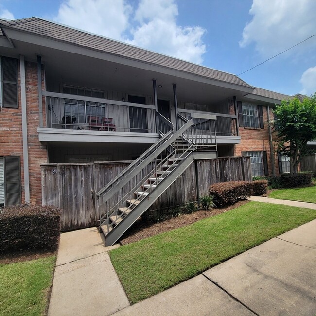 Foto del edificio - 1223 Augusta Dr