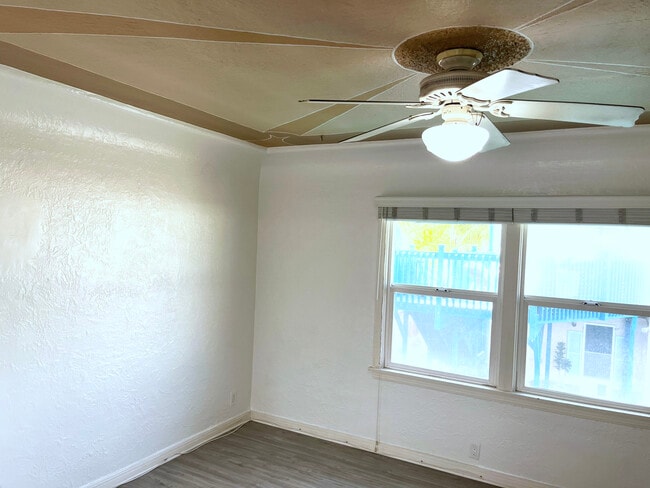 Building Photo - 666 Quincy Ave