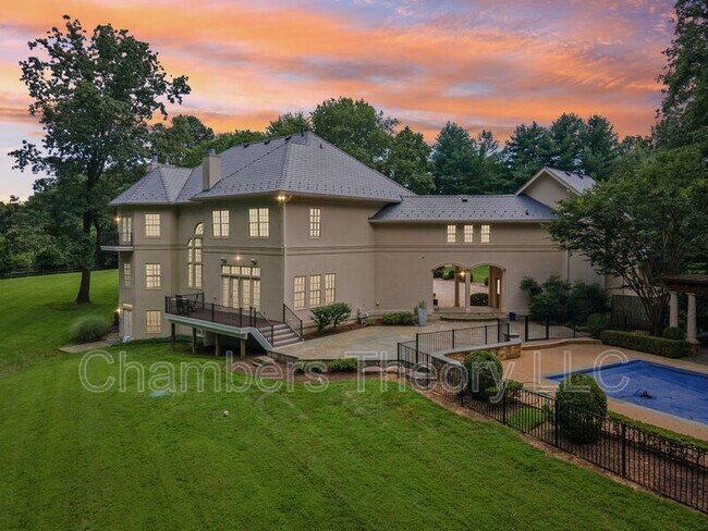 Building Photo - 532 Springvale Rd