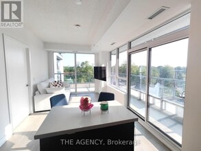 Building Photo - 2 Teagarden Ct