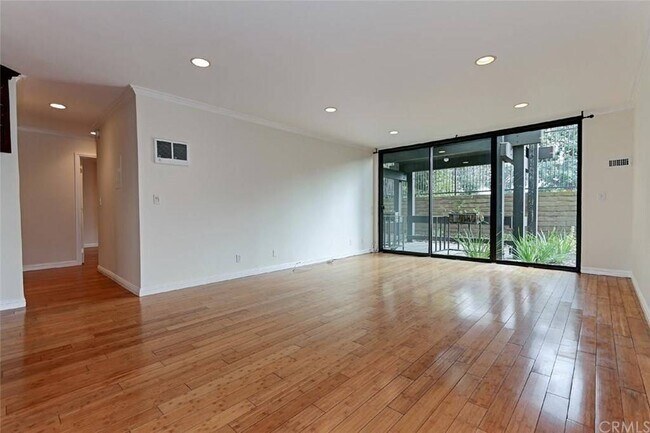 Building Photo - 7777 W 91st St