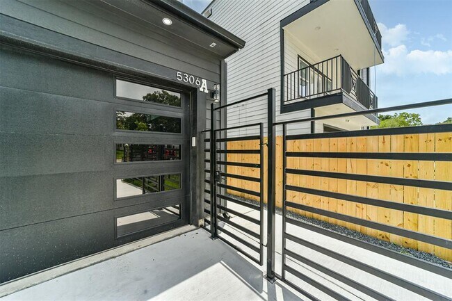 Foto del edificio - 5306 Tarawa Rd