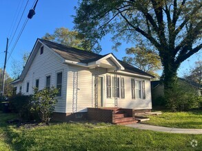 Building Photo - 407 Calhoun Rd NE