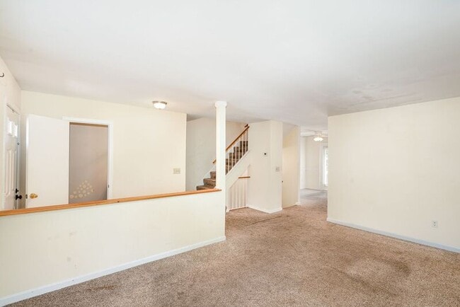 Building Photo - 10701 Houck Dr