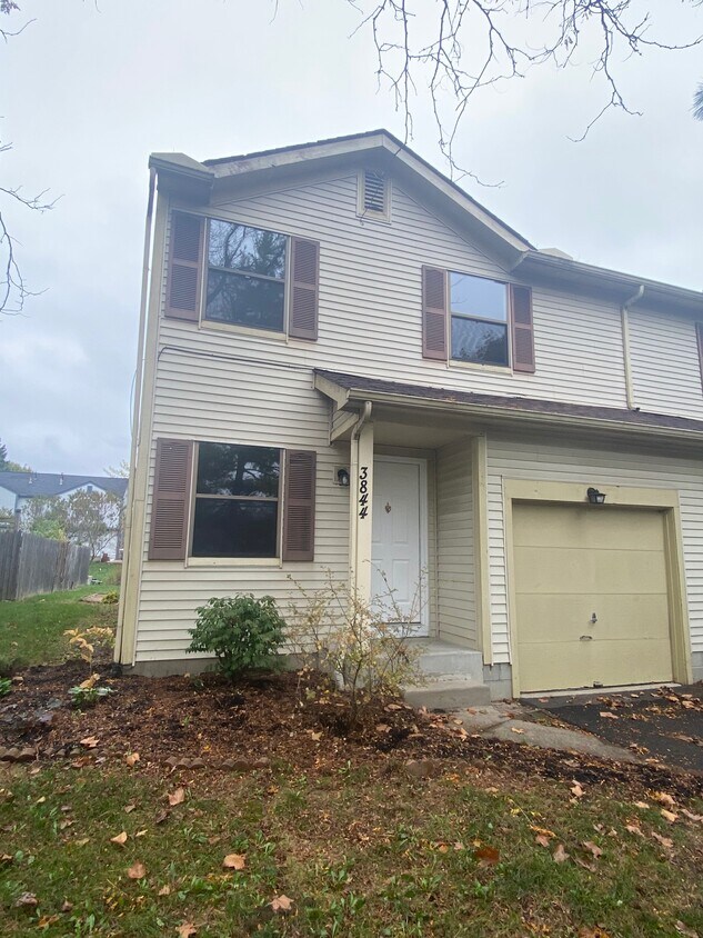 3844 Longton Dr, Columbus, OH 43221 Townhome Rentals in Columbus OH