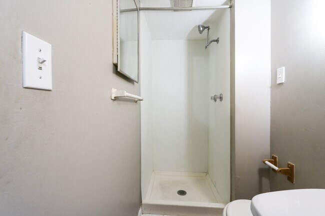 Foto del edificio - 4615 University Oaks Blvd