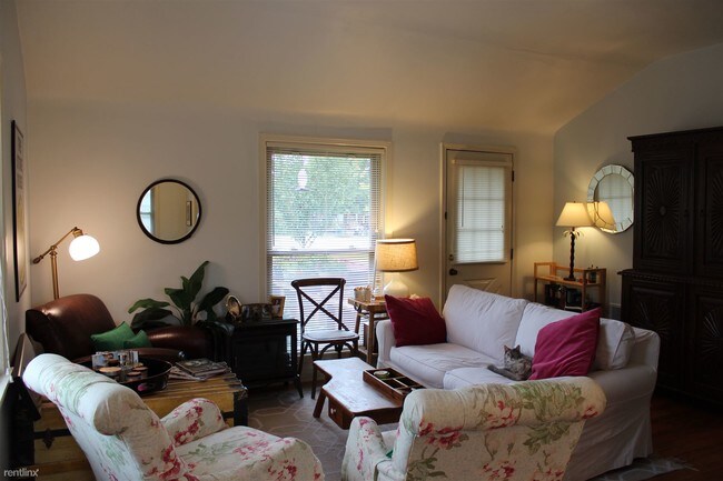 Building Photo - 2 br, 1 bath  - 3415 Edgewood Dr