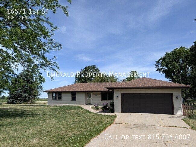 Building Photo - 16571 1st St