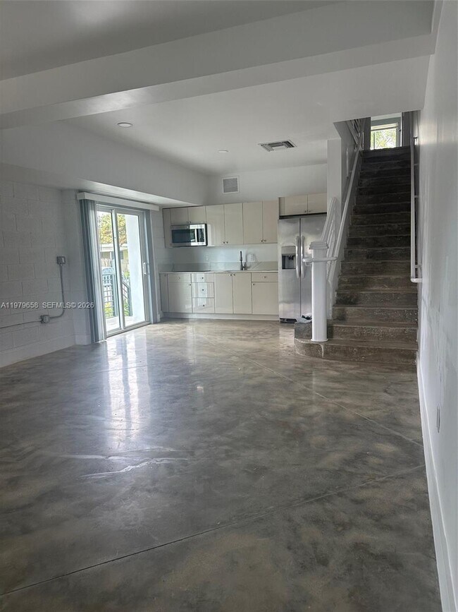 Foto del edificio - 3300 NW 19th Ave