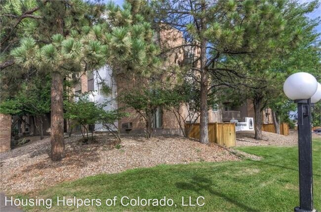Building Photo - 2855 S Monaco Pkwy