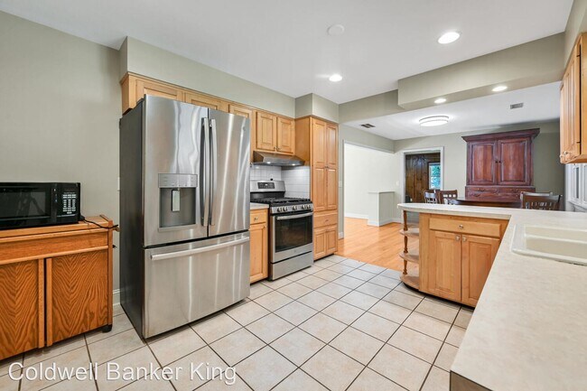 Building Photo - 3 br, 2 bath House - 1229 Chanteloup Drive