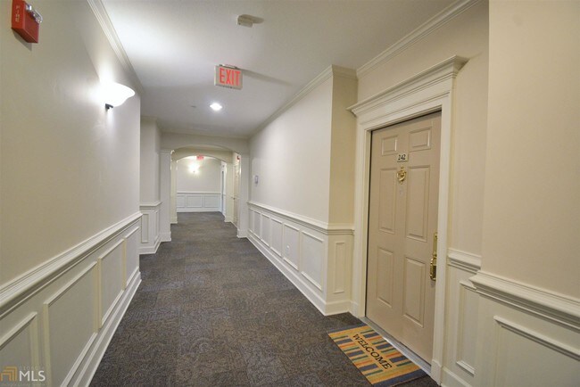 Foto del edificio - 242 Ashford Cir
