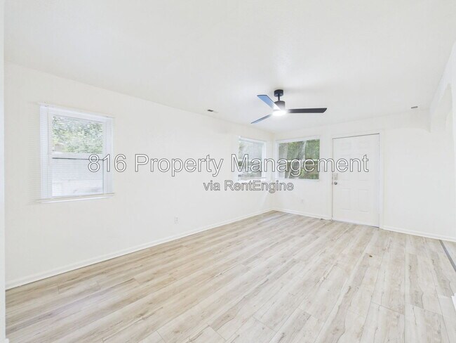 Foto del edificio - 6711 Agnes Ave