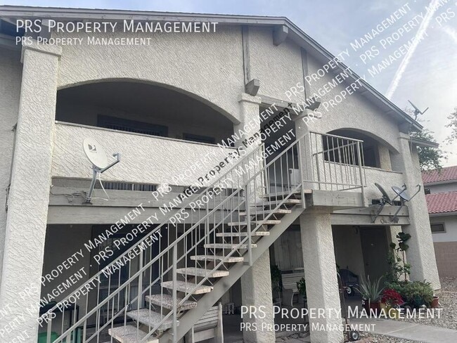 Photo - 465 W Ivyglen St Apartment