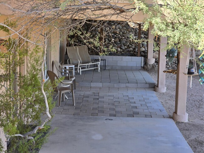 Foto del edificio - 1290 W Cherokee Ln