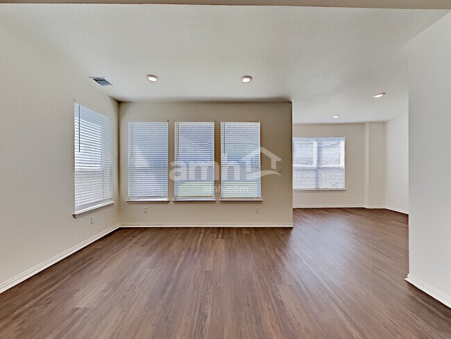 Building Photo - 2713 Lillybrook Lane