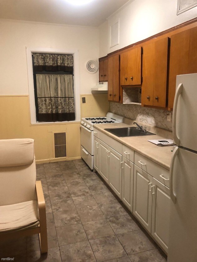 2 br, 1 bath House 1918 Edison Ave House Rental in Bronx, NY