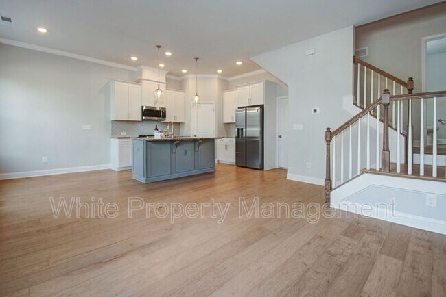 Foto del edificio - 5914 Ardrey Kell Rd