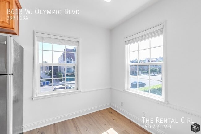 Building Photo - Pico-Robertson 2 BR/1BA | Corner Upper Uni...