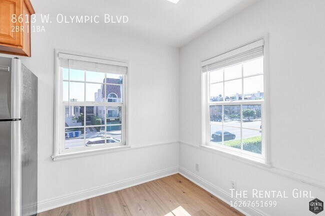 Foto del edificio - Pico-Robertson 2 BR/1BA | Corner Upper Uni...