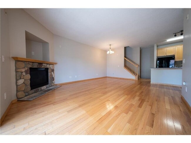 Building Photo - Spacious *3Bed*2Bath townhome Cottage Grove Available Sept 1.
