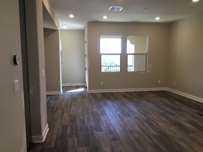 Foto del edificio - 1572 Fortaleza Way #18