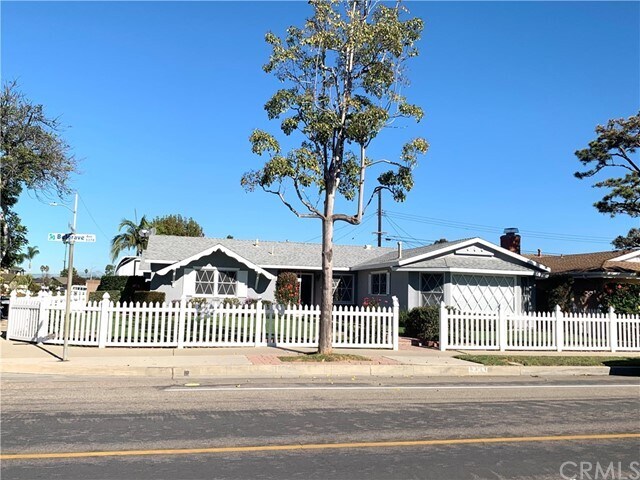 Primary Photo - 5371 Belgrave Ave