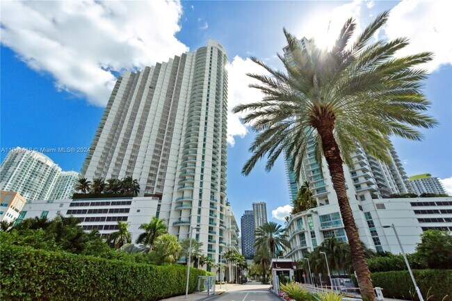 Building Photo - 350 S Miami Ave