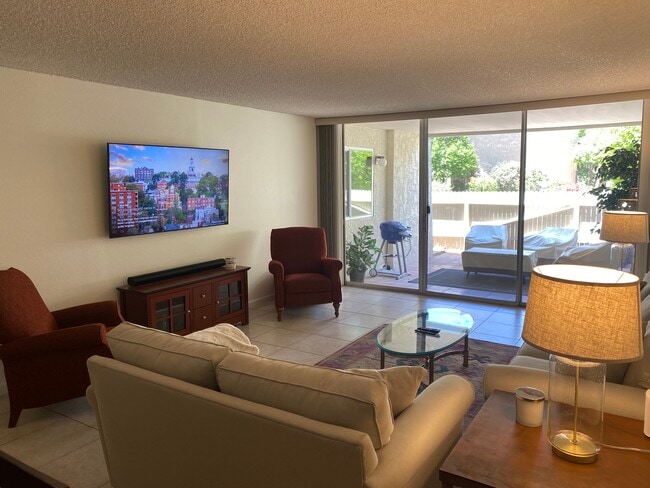 Foto del edificio - 7625 E Camelback Rd