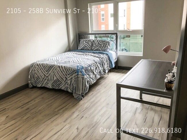 Photo du bâtiment - 258B-258B Sunview St