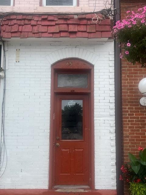 Primary Photo - 65 Audrey Ave