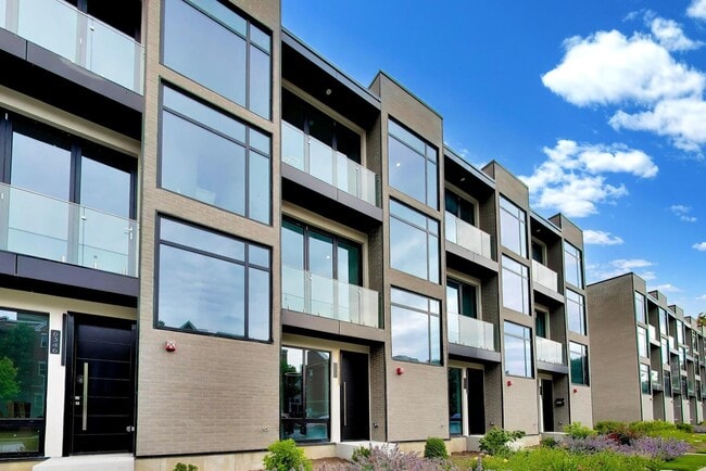 Building Photo - 6344 Hennings Ct