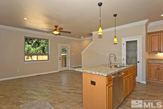 Foto del edificio - 618 Anderson St