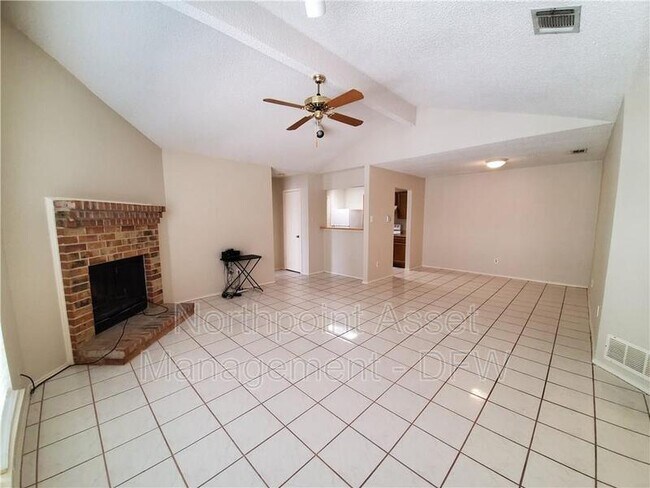 Building Photo - 3015 Oak Ridge Pl
