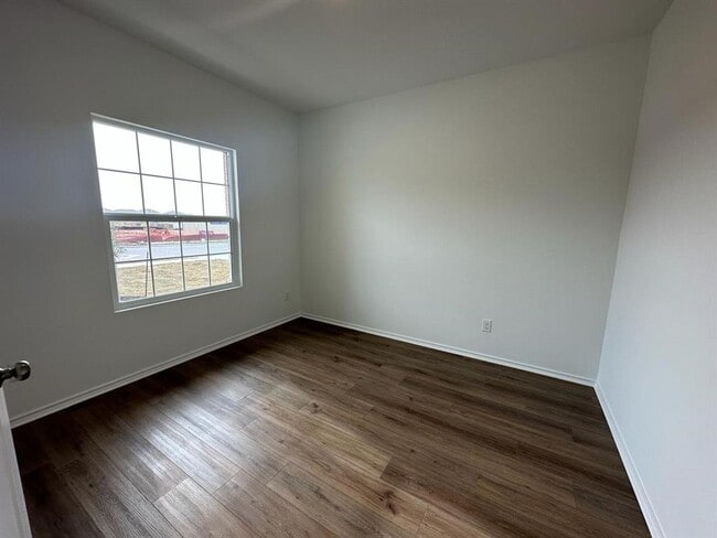 Building Photo - 229 Sonterra Dr