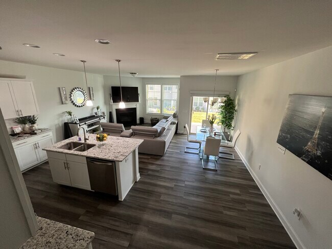 Building Photo - 1110 Apogee Dr