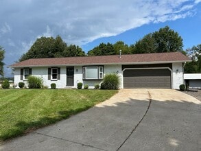 Building Photo - 57346 Tulip Ln
