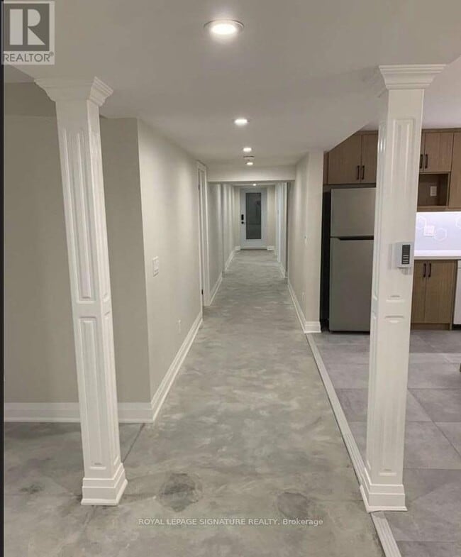 Building Photo - 62 Elmsthorpe Ave