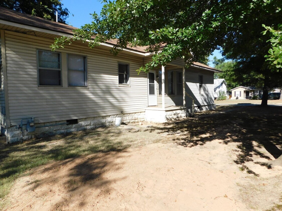Foto principal - 3 bedroom 1 bath home Fort Smith