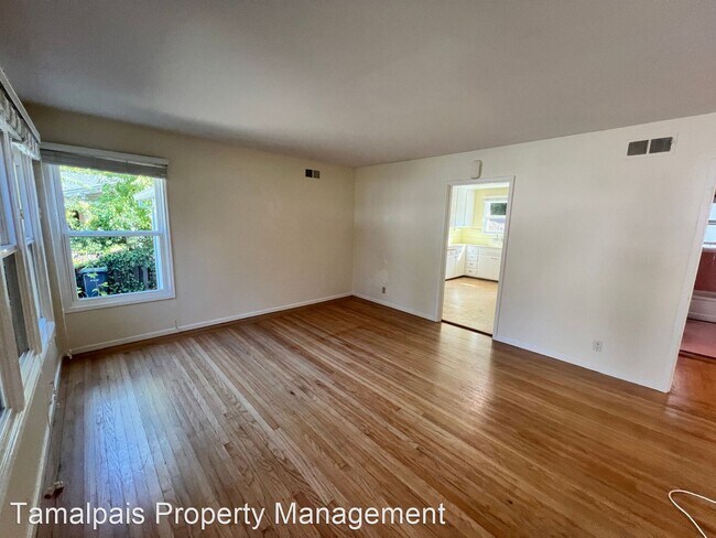 Building Photo - 2 br, 2 bath House - 18 Chanticleer Street