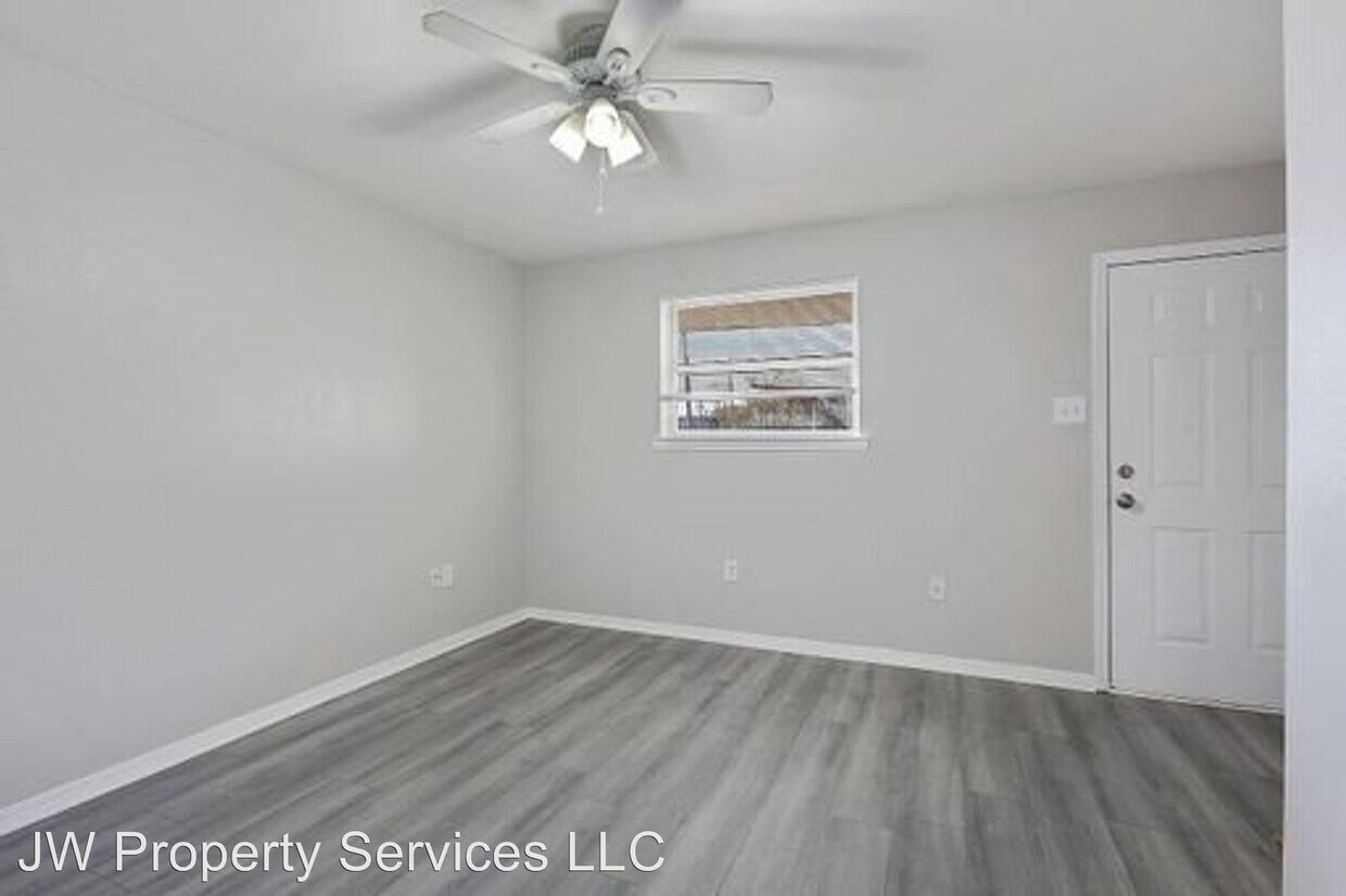 Foto principal - 5003 E St Bernard Hwy
