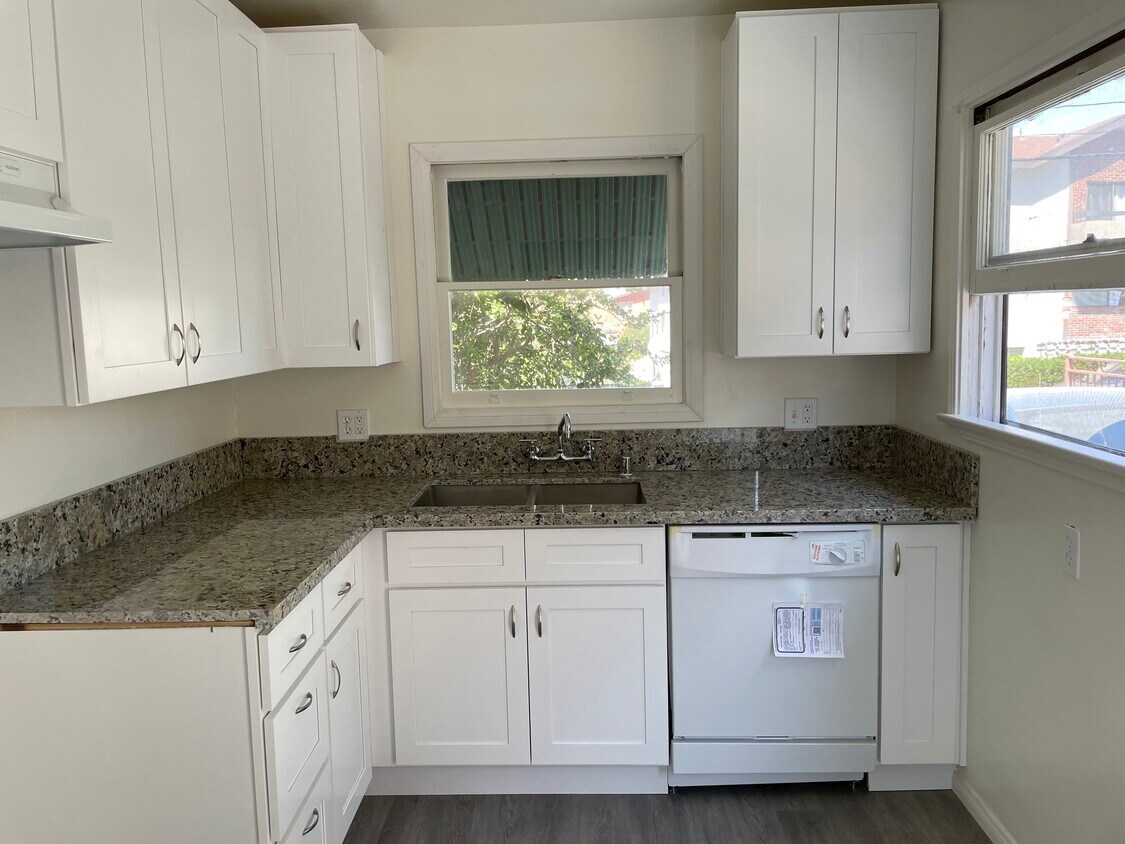 cocina - 10016 Pinewood Ave