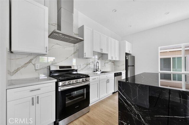 Foto del edificio - 6514 Kraft Ave