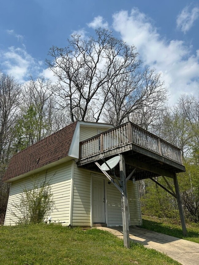 Building Photo - 9106 Almond Ridge Rd