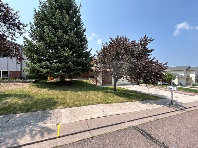 Building Photo - 5940 Breeze Ct