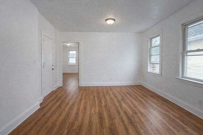 Living room - 202 S Stiles St