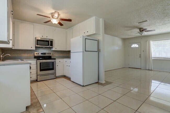 Foto del edificio - 4816 6th St