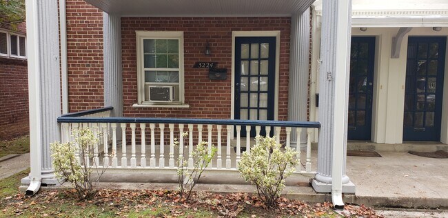 Front - 3222 W Grace St