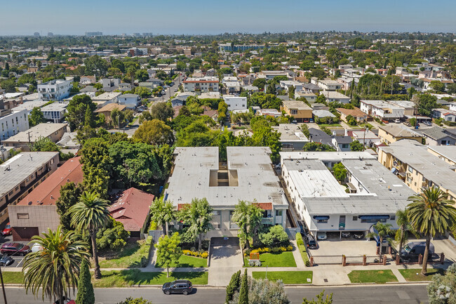 Foto aérea - Lido Apartments - 3671 Midvale Ave